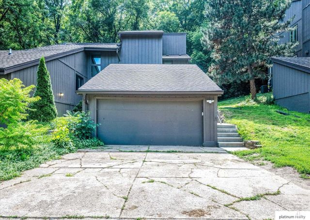 7438 N 55 Plaza, Omaha, NE 68152