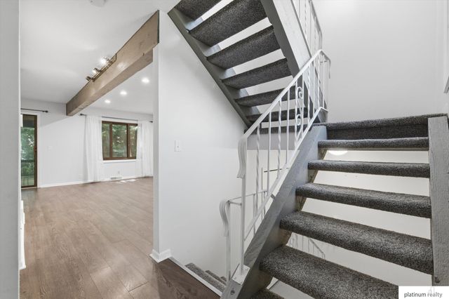 7438 N 55 Plaza, Omaha, NE 68152