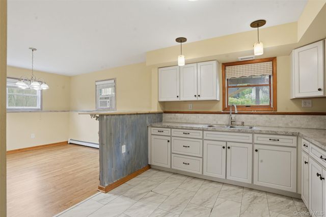 902 Albany Post Road, New Paltz, NY 12561