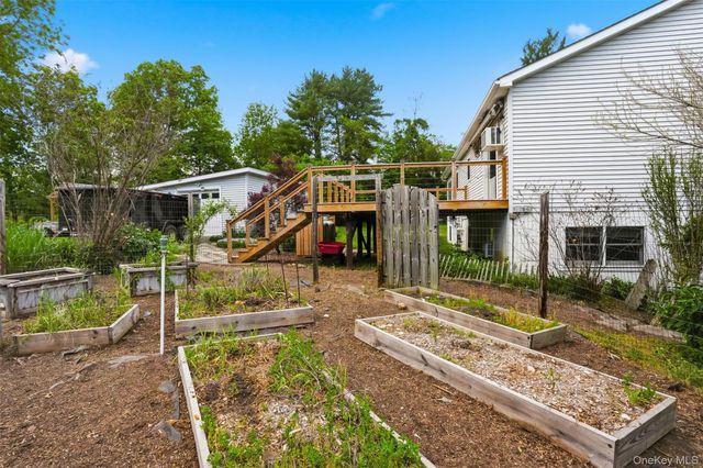 902 Albany Post Road, New Paltz, NY 12561