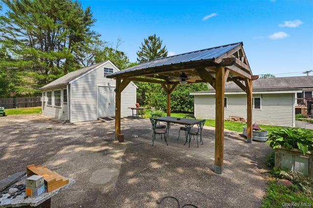 902 Albany Post Road, New Paltz, NY 12561