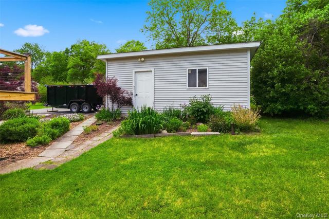 902 Albany Post Road, New Paltz, NY 12561