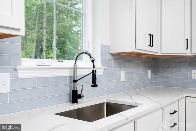 80 Taft Avenue, Hamilton, NJ 08610