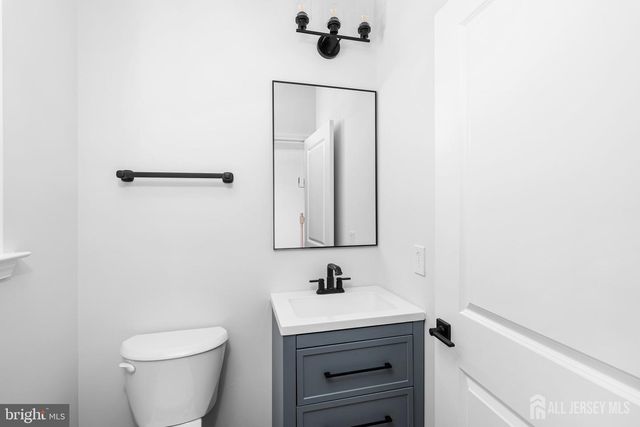 80 Taft Avenue, Hamilton, NJ 08610