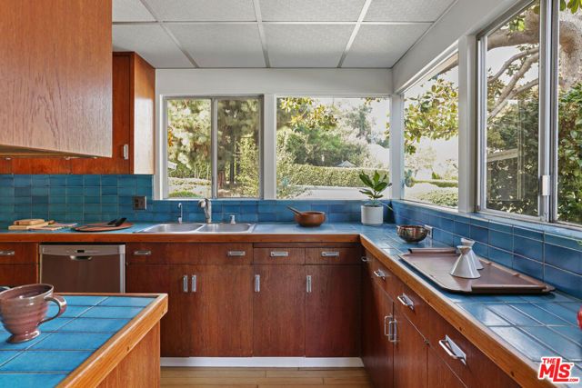 1260 S Euclid Avenue, Pasadena, CA 91106