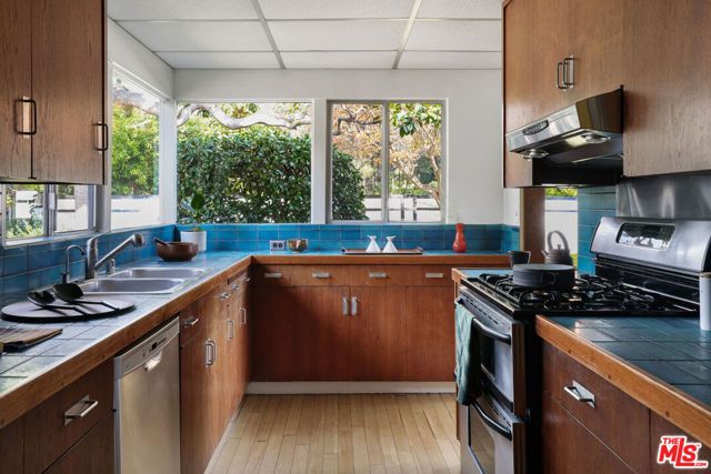 1260 S Euclid Avenue, Pasadena, CA 91106