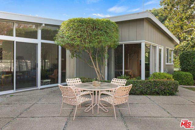 1260 S Euclid Avenue, Pasadena, CA 91106