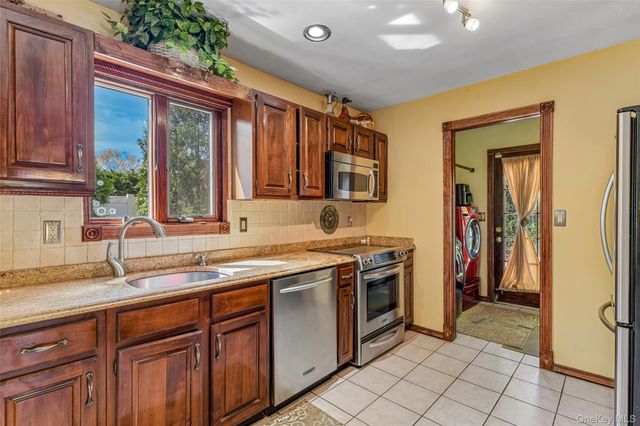 2 Deer Path, East Patchogue, NY 11772