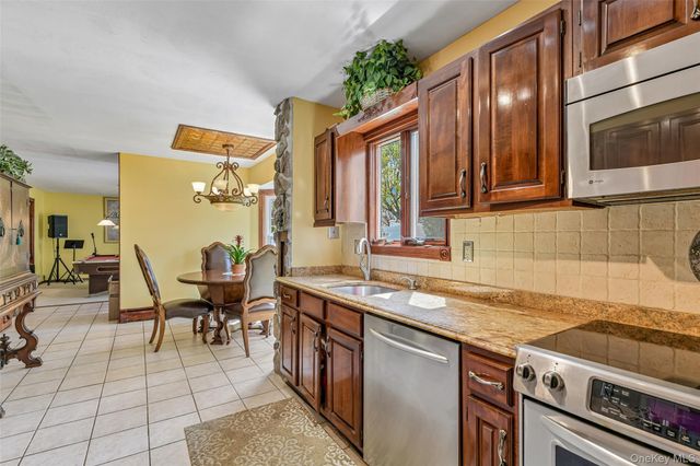 2 Deer Path, East Patchogue, NY 11772