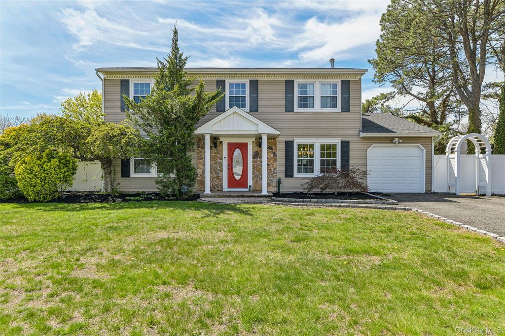 2 Deer Path, East Patchogue, NY 11772