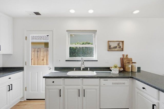 506 Mountain View Avenue, Belmont, CA 94002
