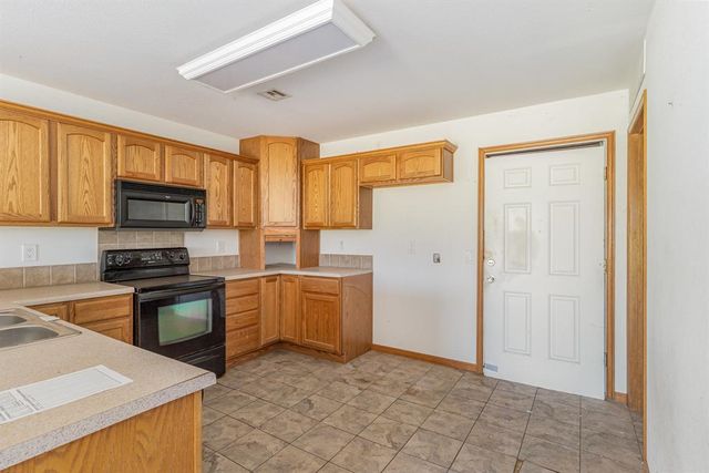 1411 Meadow View Lane, Blanchard, OK 73010