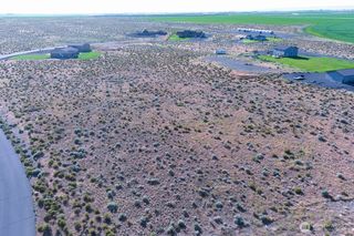 329 SE Desert Hills Loop, Moses Lake, WA 98837