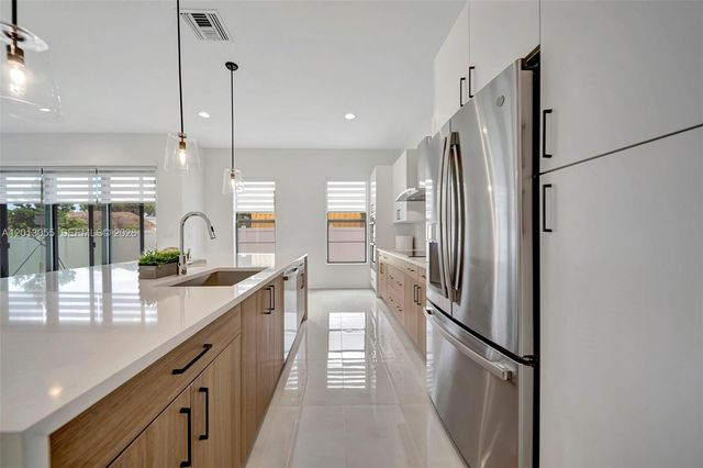 1454 SW 23rd St, Fort Lauderdale, FL 33315
