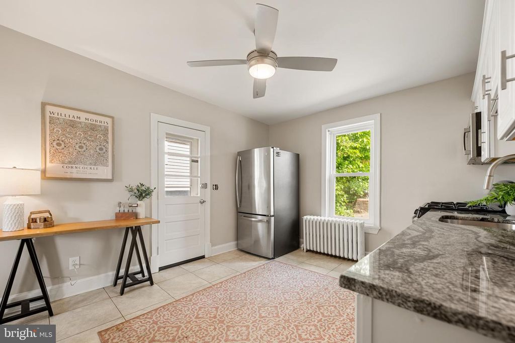 Image 10 of property listing at 3204 PERRY ST, Mount Rainier, MD 20712