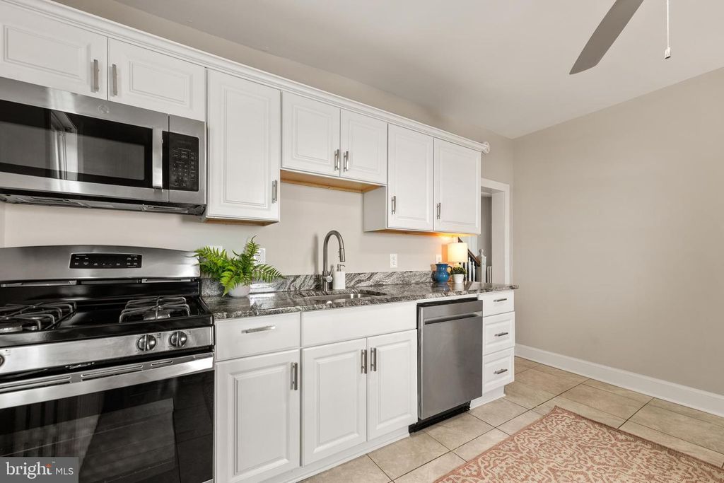 Image 11 of property listing at 3204 PERRY ST, Mount Rainier, MD 20712