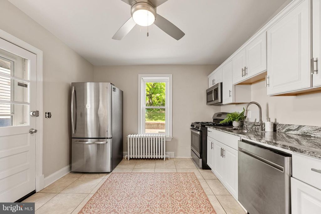 Image 12 of property listing at 3204 PERRY ST, Mount Rainier, MD 20712