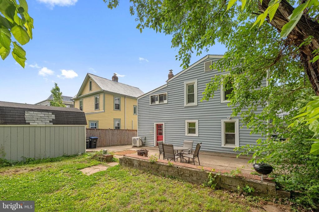 Image 27 of property listing at 3204 PERRY ST, Mount Rainier, MD 20712