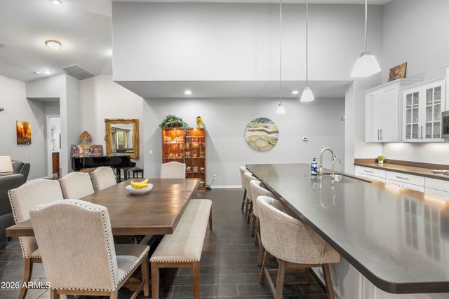 2922 E MINNEZONA Avenue, Phoenix, AZ 85016