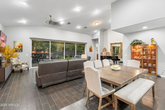 2922 E MINNEZONA Avenue, Phoenix, AZ 85016