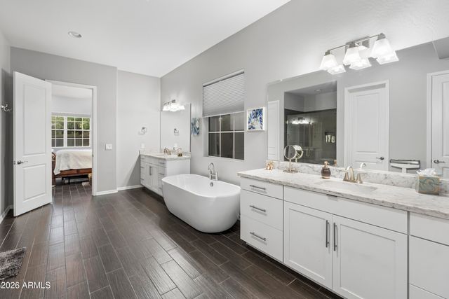 2922 E MINNEZONA Avenue, Phoenix, AZ 85016