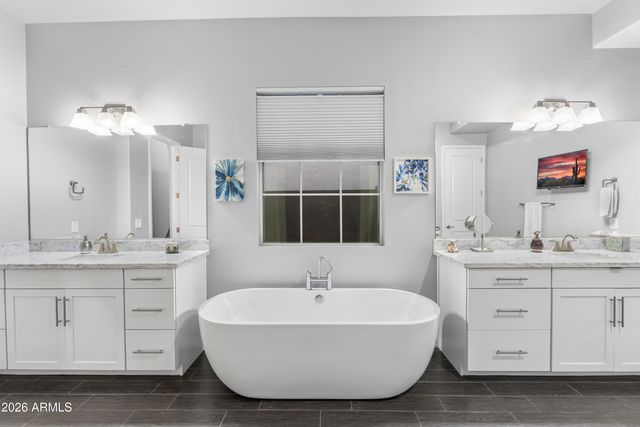 2922 E MINNEZONA Avenue, Phoenix, AZ 85016