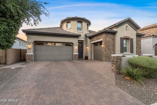 2922 E MINNEZONA Avenue, Phoenix, AZ 85016