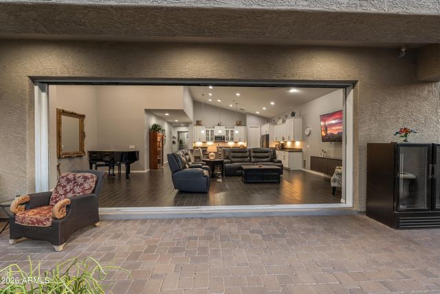 2922 E MINNEZONA Avenue, Phoenix, AZ 85016