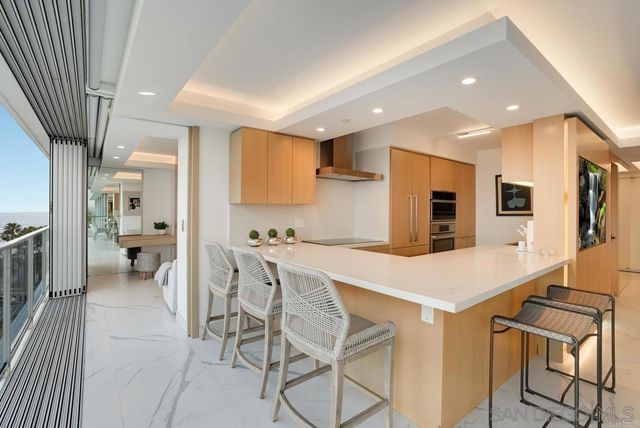 1810 AVENIDA DEL MUNDO 602, Coronado, CA 92118