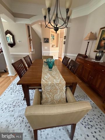 8402 TYSONS TRACE CT, Vienna, VA 22182