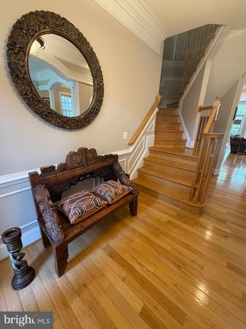 8402 TYSONS TRACE CT, Vienna, VA 22182