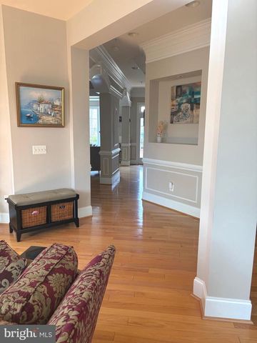 8402 TYSONS TRACE CT, Vienna, VA 22182