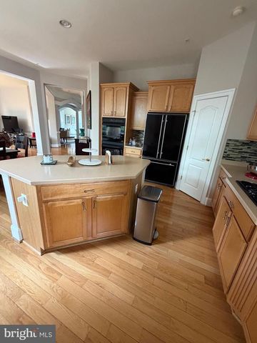 8402 TYSONS TRACE CT, Vienna, VA 22182
