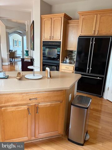 8402 TYSONS TRACE CT, Vienna, VA 22182
