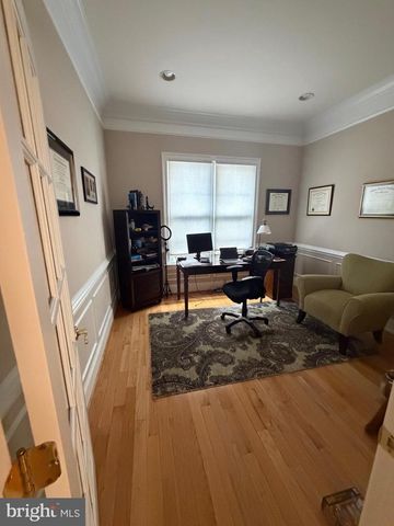 8402 TYSONS TRACE CT, Vienna, VA 22182