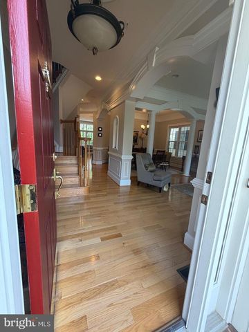 8402 TYSONS TRACE CT, Vienna, VA 22182