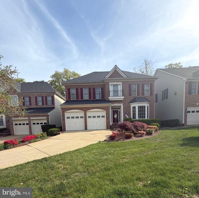 8402 TYSONS TRACE CT, Vienna, VA 22182