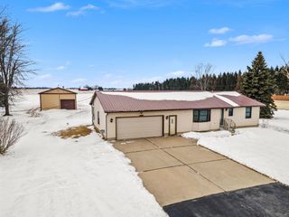 780 S Mackinaw Road, Kawkawlin, MI 48631