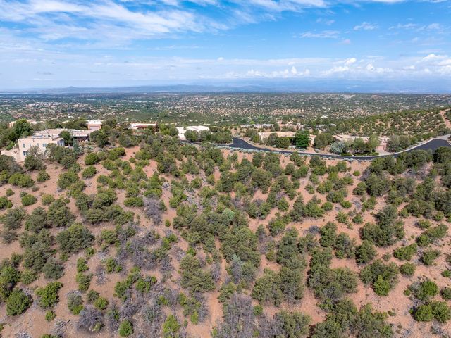 850 Vista Canada Lane, Santa Fe, NM 87501