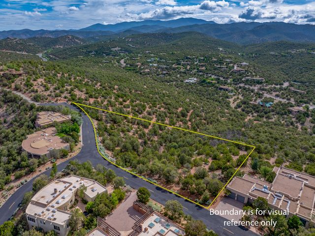 850 Vista Canada Lane, Santa Fe, NM 87501