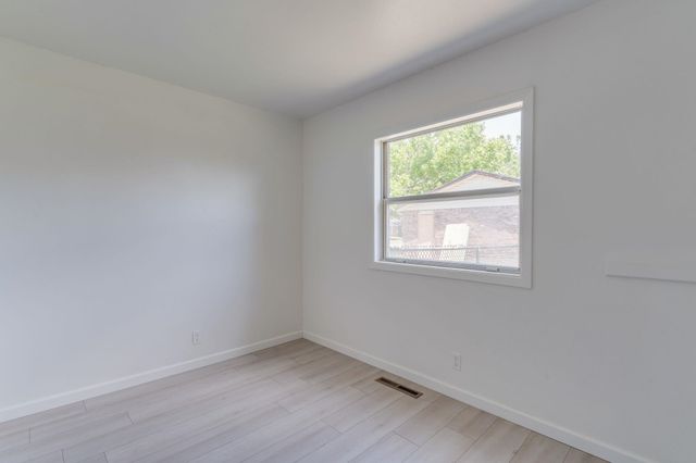 1513 E Del Mar St, Wichita, KS 67216