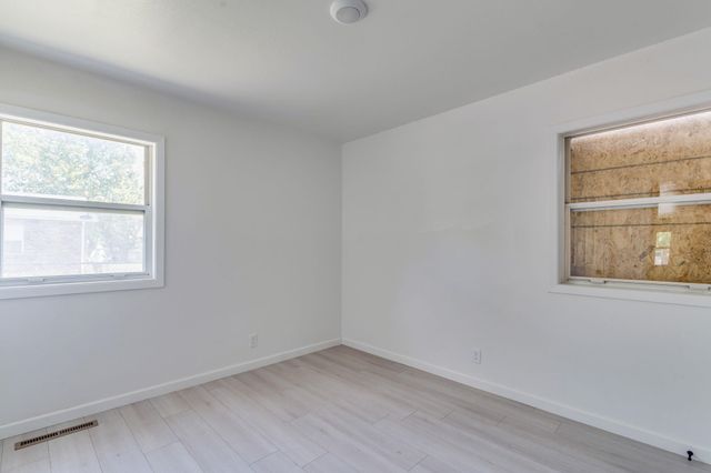 1513 E Del Mar St, Wichita, KS 67216