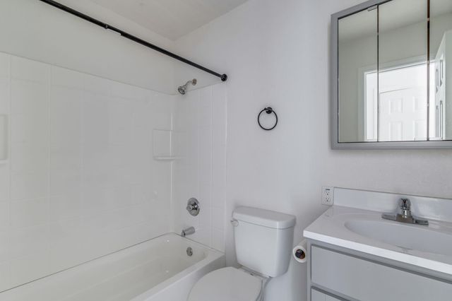 1513 E Del Mar St, Wichita, KS 67216