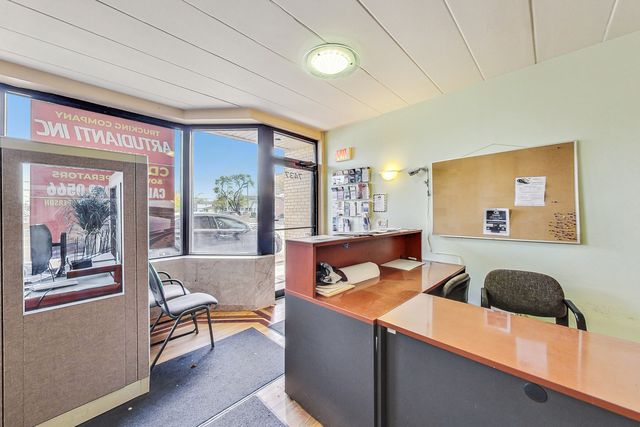 7437 W Irving Park Road, Chicago, IL 60634