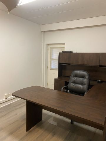 7437 W Irving Park Road, Chicago, IL 60634