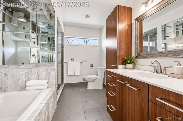 5950 Pinetree Drive, West Bloomfield, MI 48322