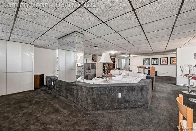 5950 Pinetree Drive, West Bloomfield, MI 48322