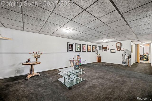 5950 Pinetree Drive, West Bloomfield, MI 48322