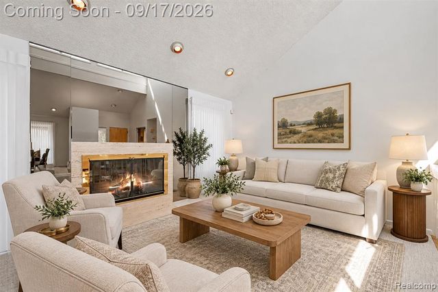 5950 Pinetree Drive, West Bloomfield, MI 48322