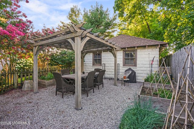 13 Spring Street, Beachwood, NJ 08722
